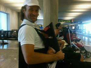 http://www.poprosa.com/farandula/moya-feliz-cual-perdiz-con-su-nena